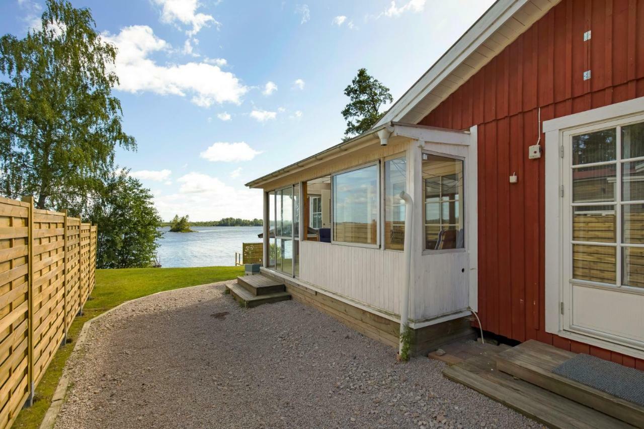 Villa Holiday Lakefront House Bjorkoby Exterior foto
